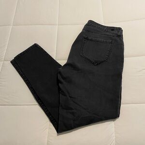 Kenzie Women’s High-Rise Black Slim Straight 1042967